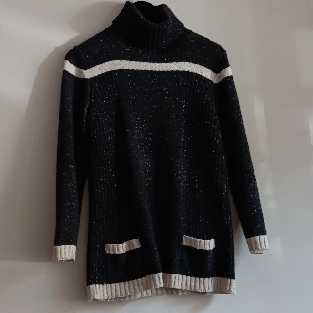 CHANEL cable sweater in grey with white stripe and silver threadwork